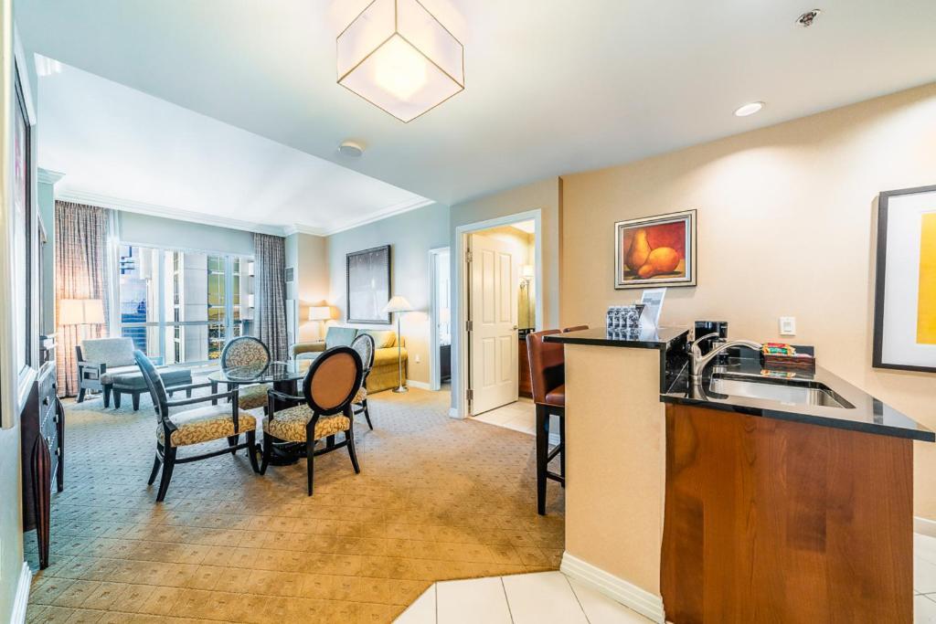 Elite 1BR Suite Strip View Balcony