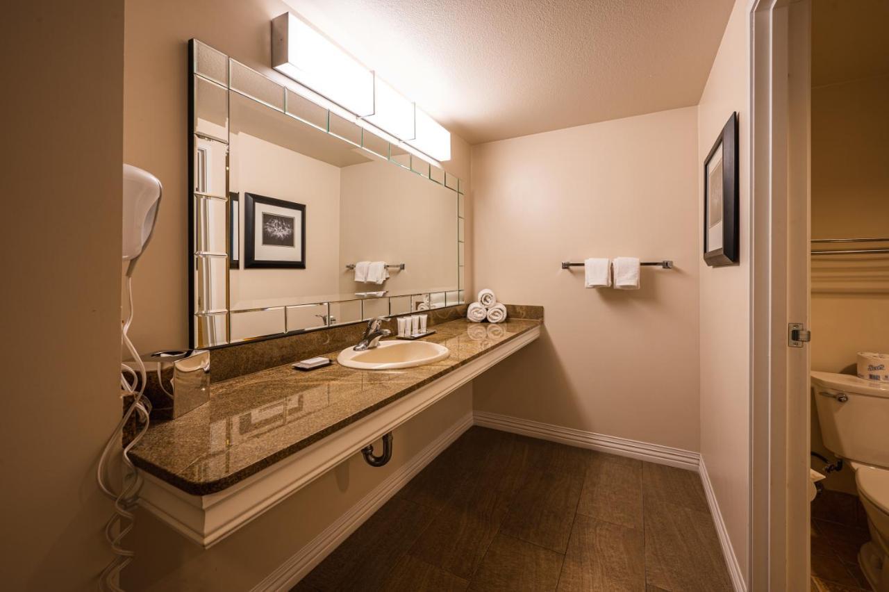 Deluxe Room, 2 Queen Beds,1489521595:JPEG