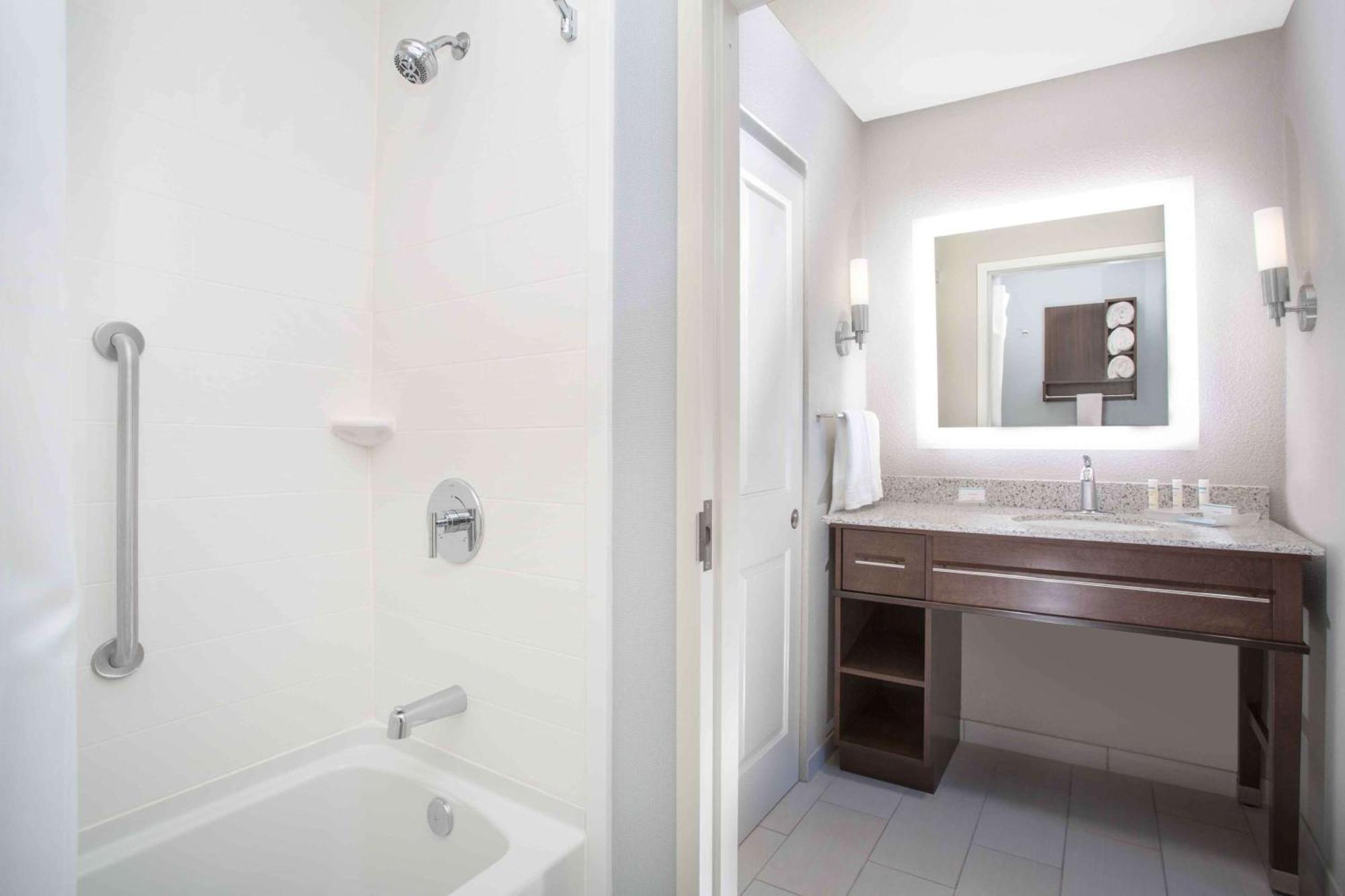 Suite 1 Chambre avec 2 Lits Queen-Size - Non-Fumeurs