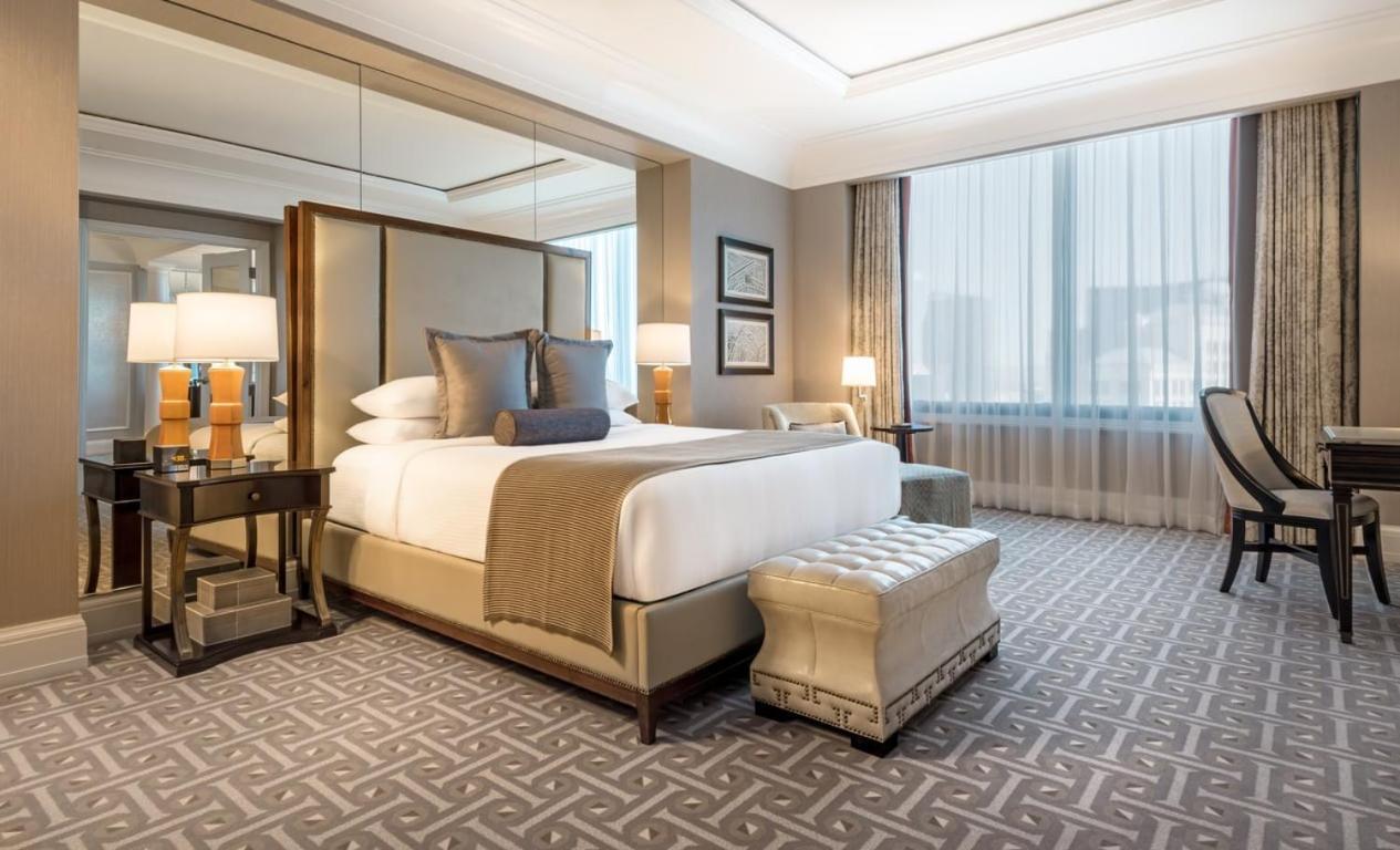 Palace Executive Suite 1 King Bed 2 Queen Bedroom