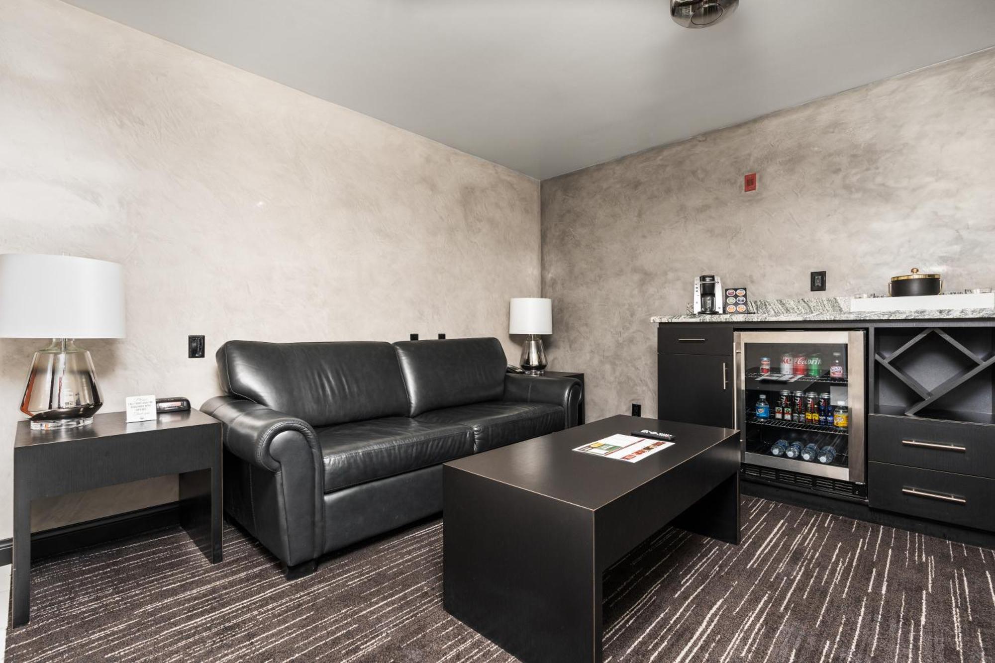 King Suite Non-Smoking