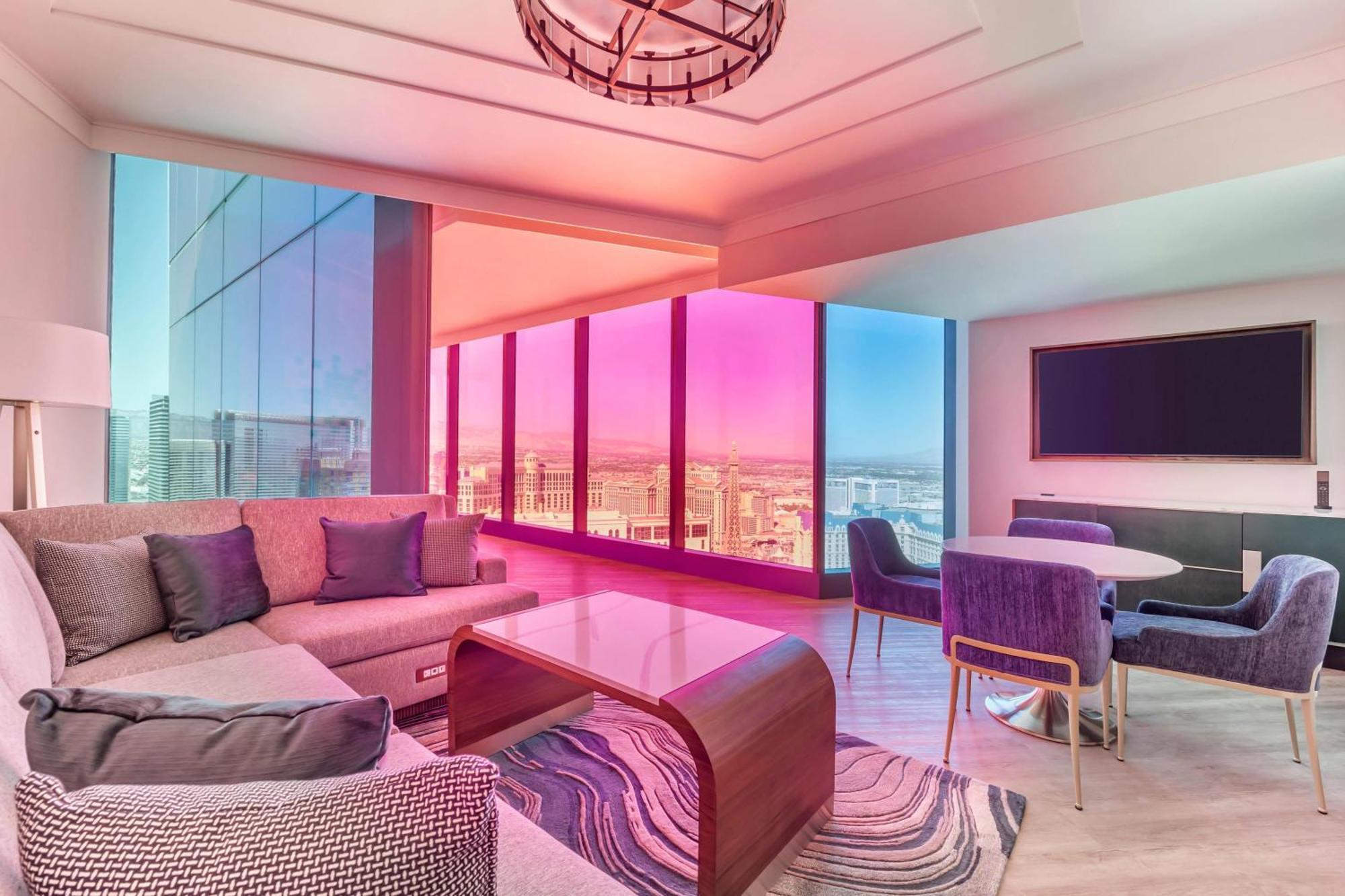 Two-Bedroom Entertainment Plus King Suite Two King Beds