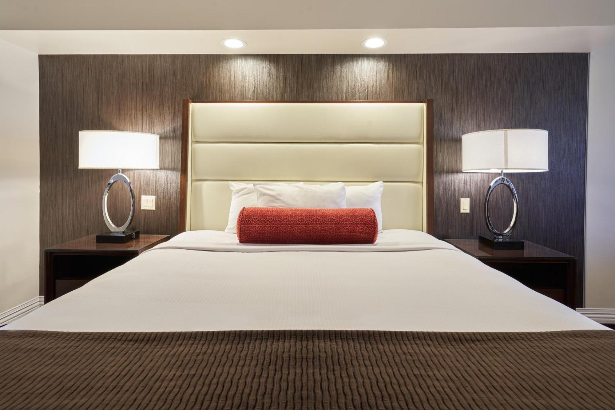 Deluxe Room - Bed Type Assigned at Check-In,1489526914:JPEG