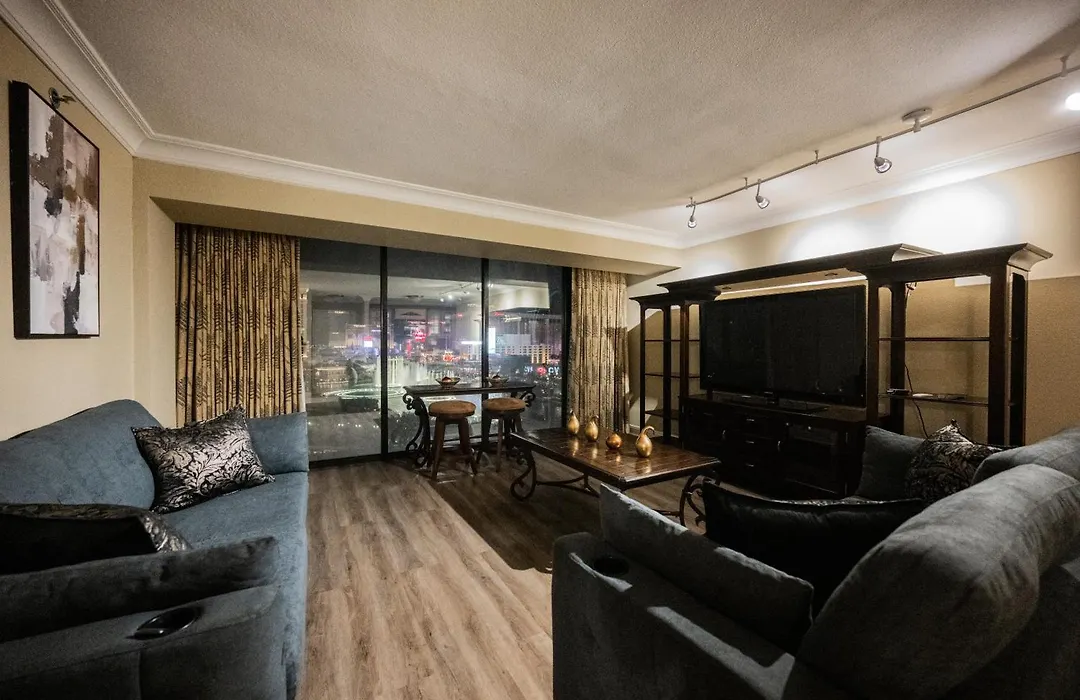 Stripviewsuites At Jockey Club-1