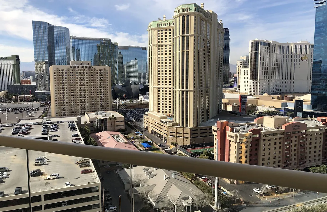True 1Br Balcony Suite With Strip View At Mgm Signature-1