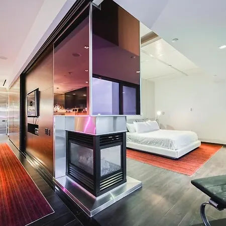 Intimo Palms Place Penthouse-3