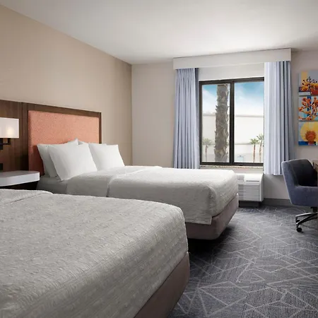Hampton Inn & Suites Las Vegas-Red Rock/Summerlin-2